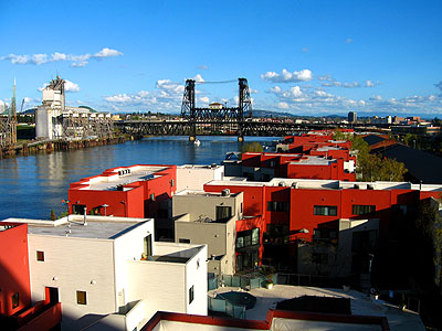 McCormick Pier Condominiums, Steel Bridge