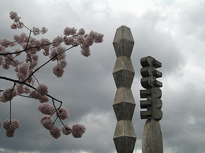 Statues, Japanese American Historical Plaza